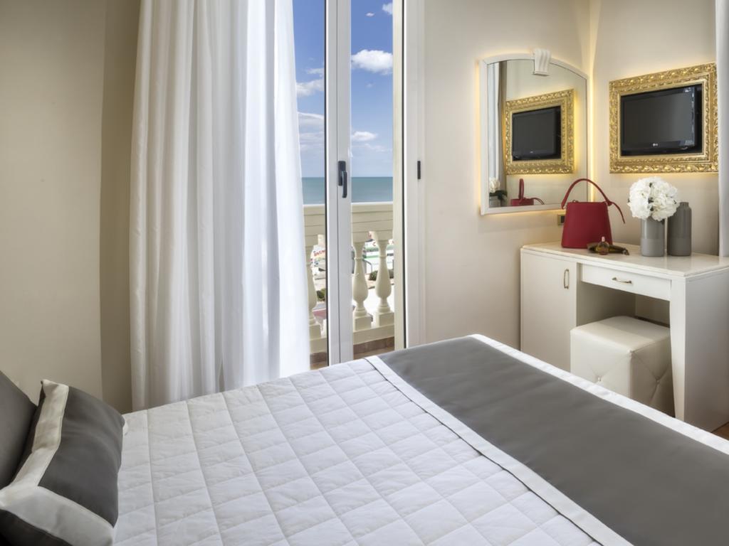 Novecento Suite Hotel Riccione Dış mekan fotoğraf