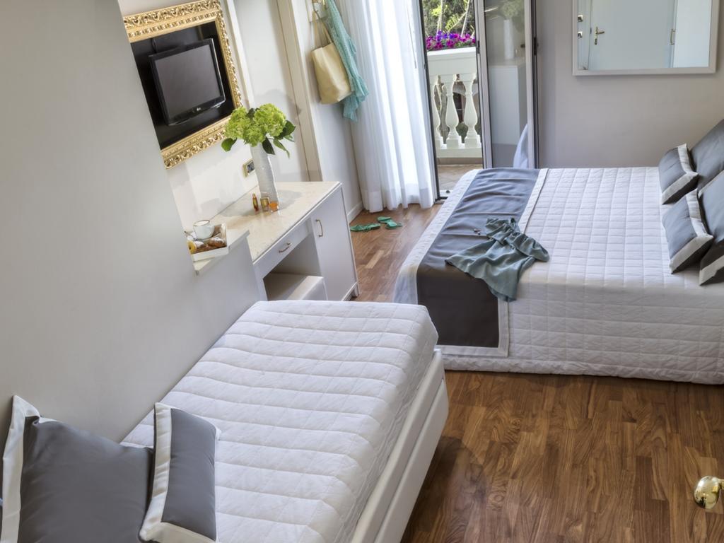 Novecento Suite Hotel Riccione Dış mekan fotoğraf