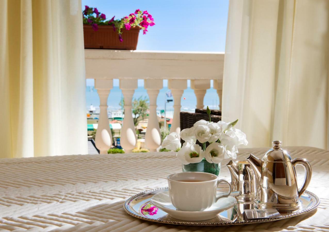 Novecento Suite Hotel Riccione Dış mekan fotoğraf